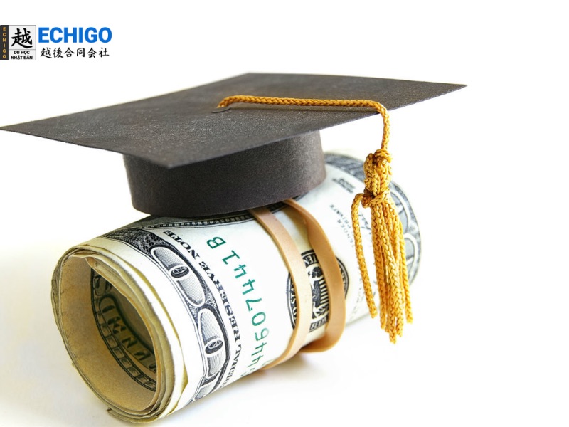 Học phí trường nghề 800.000–1.300.000 yên, sinh viên được làm thêm