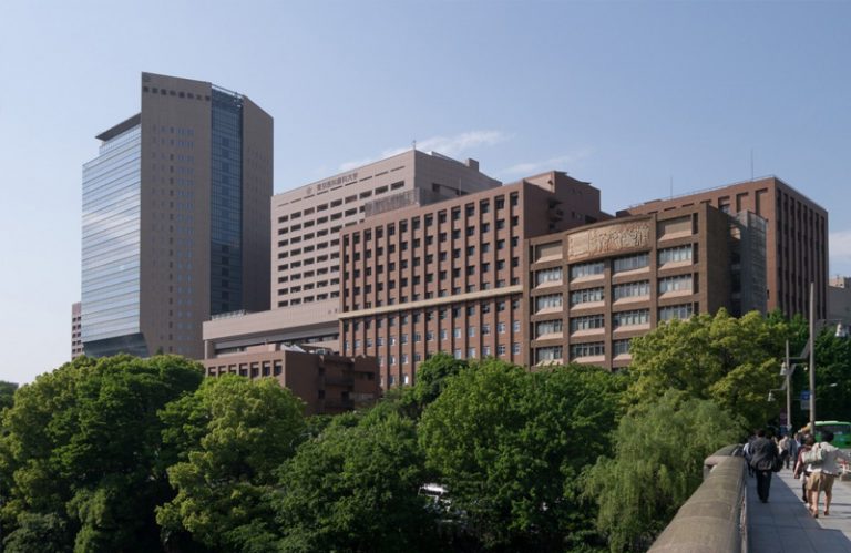 Quan cảnh trường đại học Y và Nha khoa Tokyo