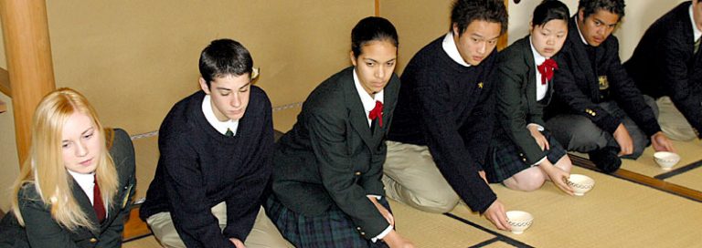 Sendai Ikuei cam kết cung cấp một nền giáo dục toàn cầu hóa